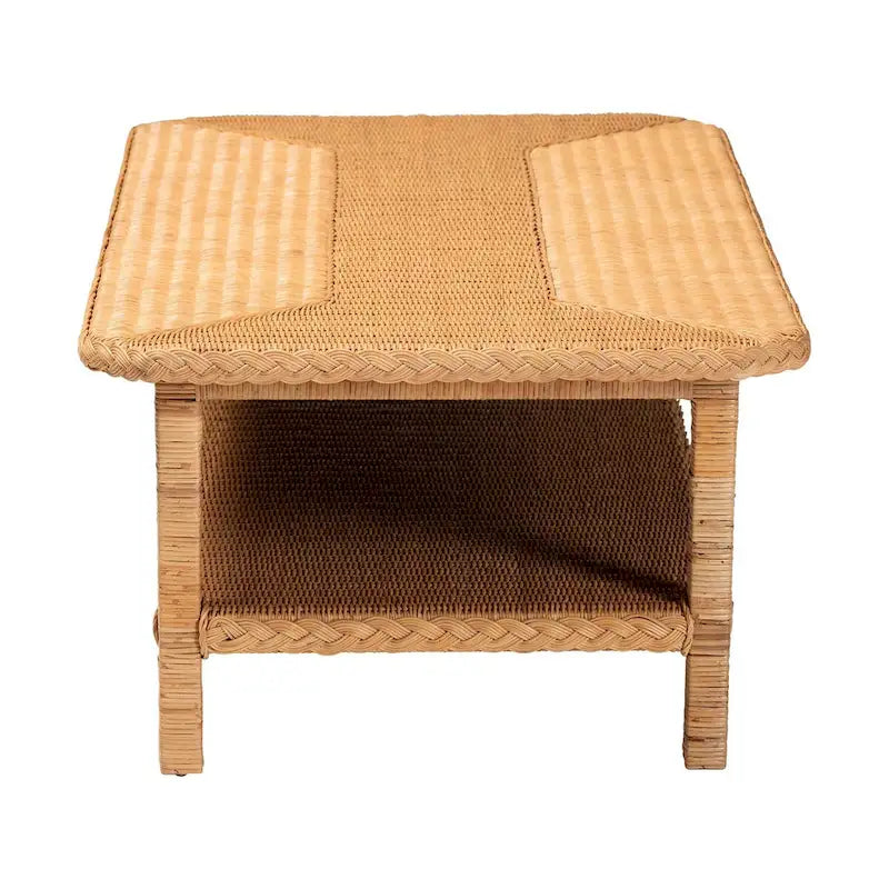 Table basse en rotin tressé miel clair bohème avec étagère ouverte